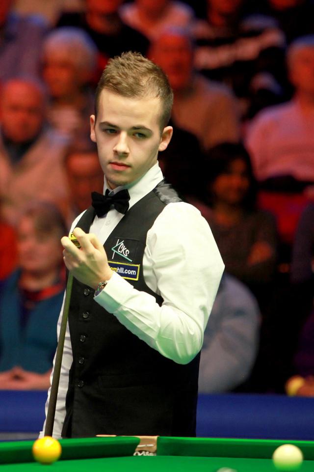 中脱颖而出 中脱颖而出